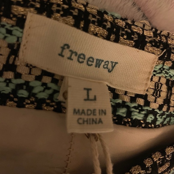 Freeway shorts NWT Size L - Picture 5 of 8